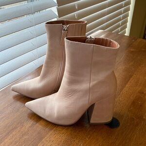 Leather boots size 38 (7.5)